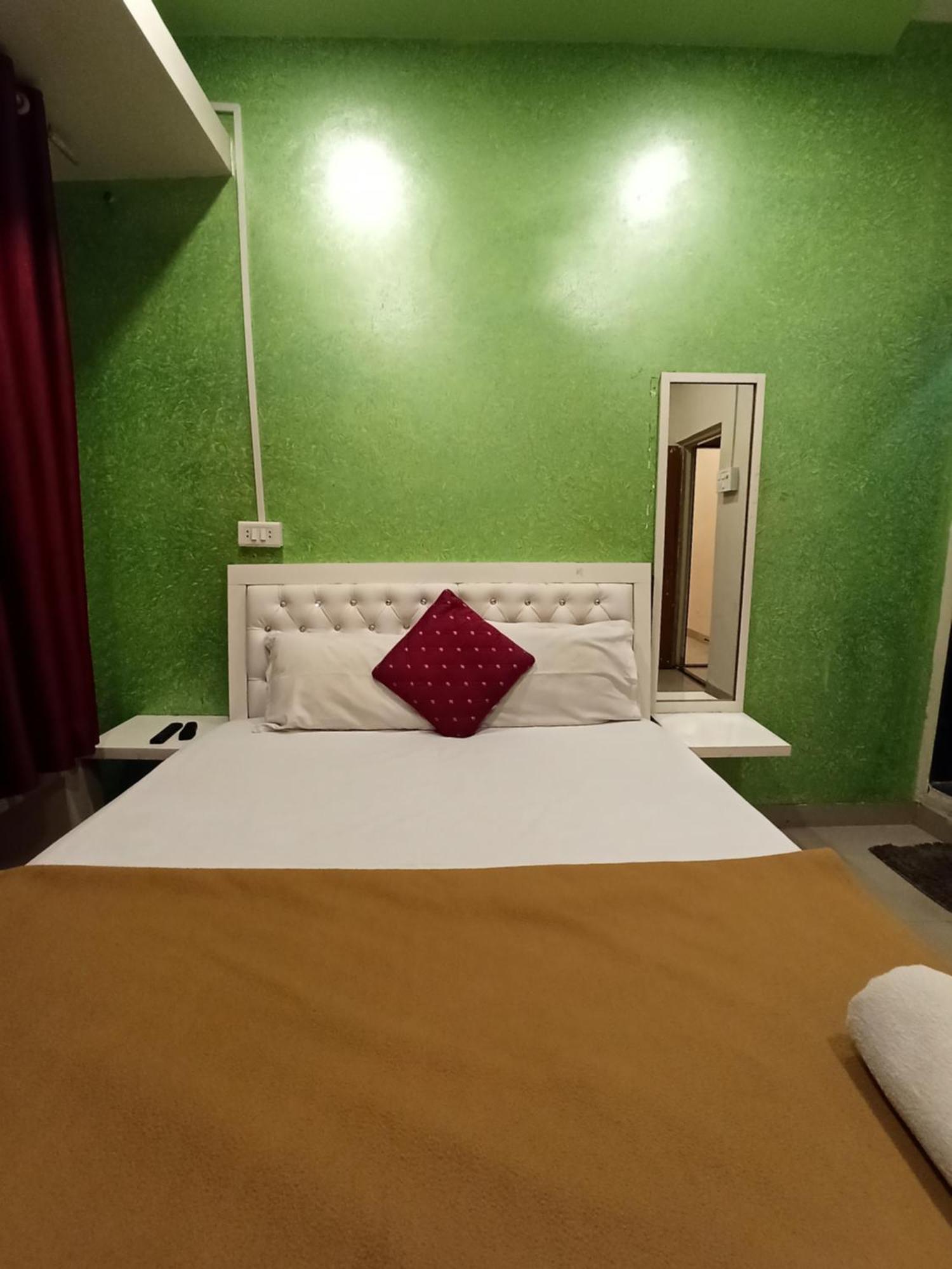 Malwade Motel Pune Exterior photo